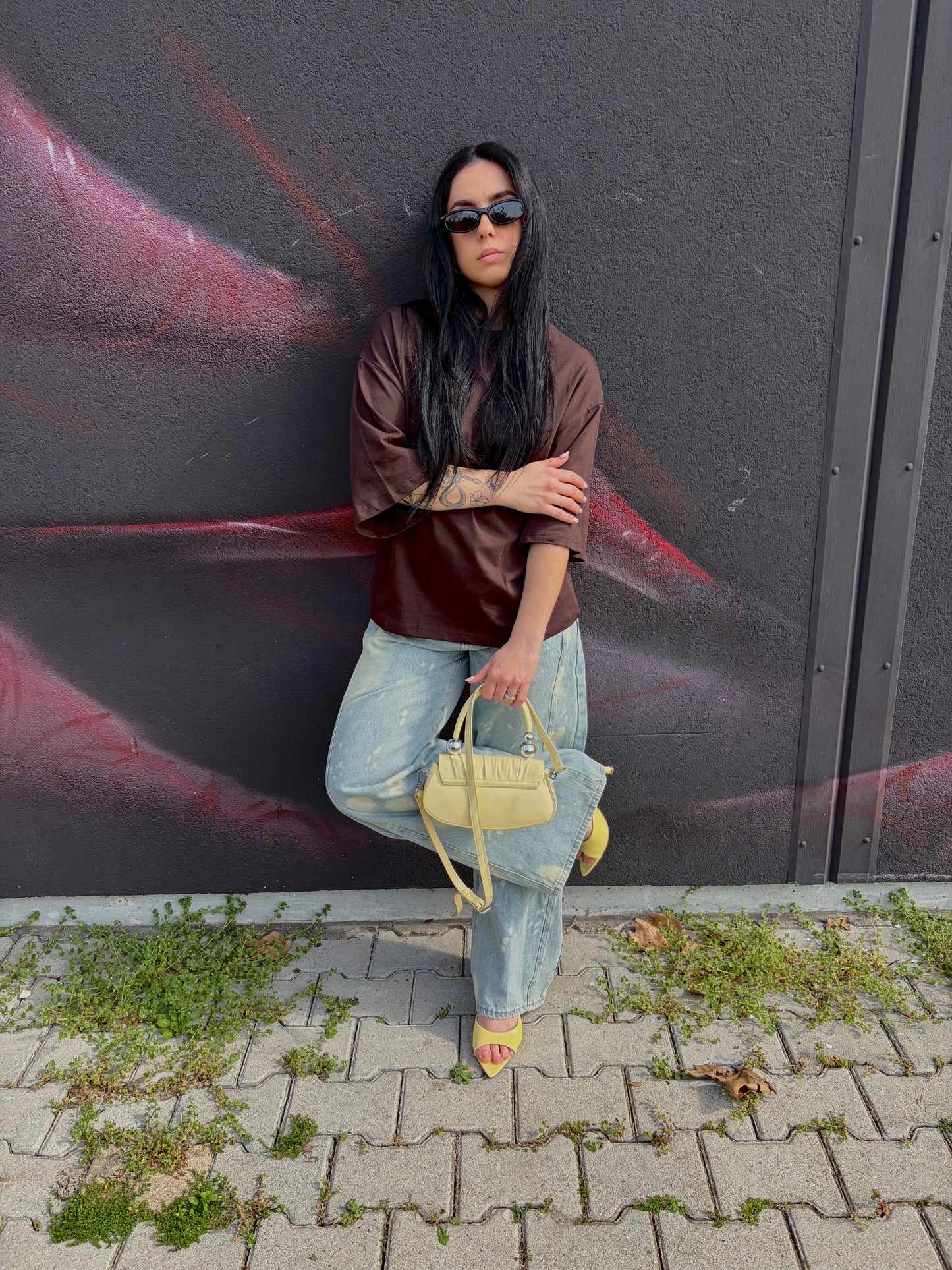 T-SHIRT SOLD OUT MARRONE