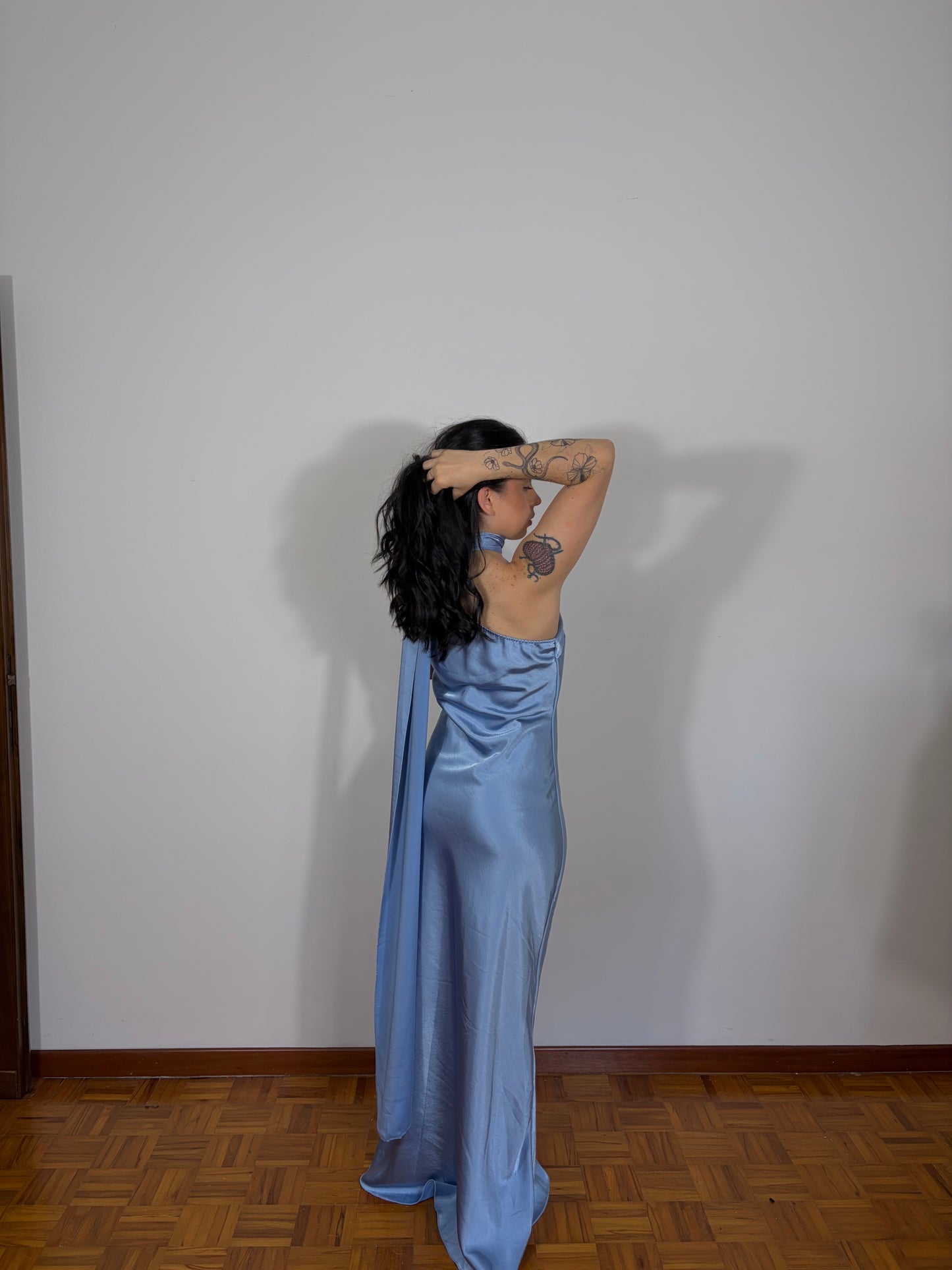 ABITO LUNGO MONOSPALLA AZZURRO POLVERE