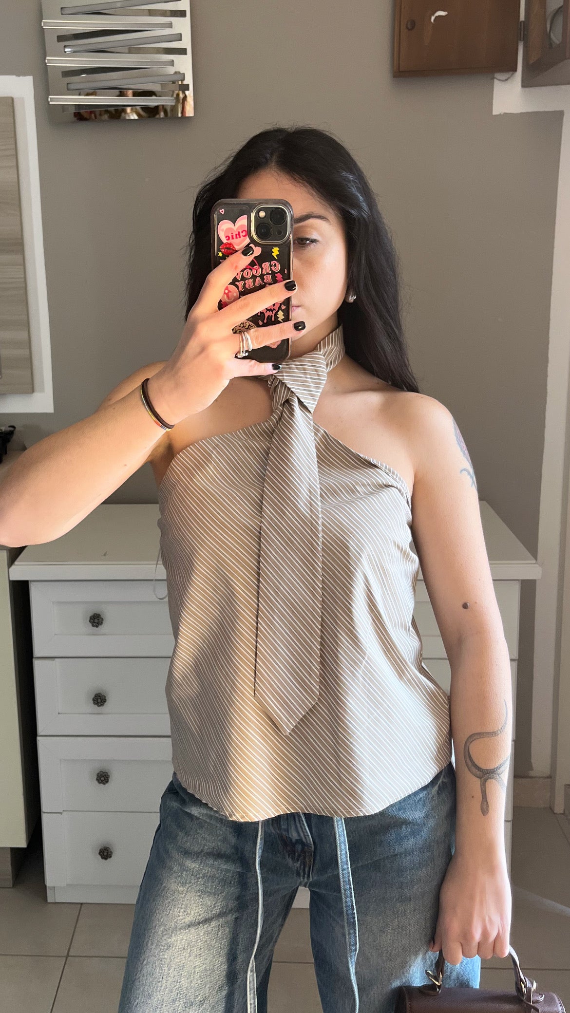 Top a righe marrone con cravatta by lumina