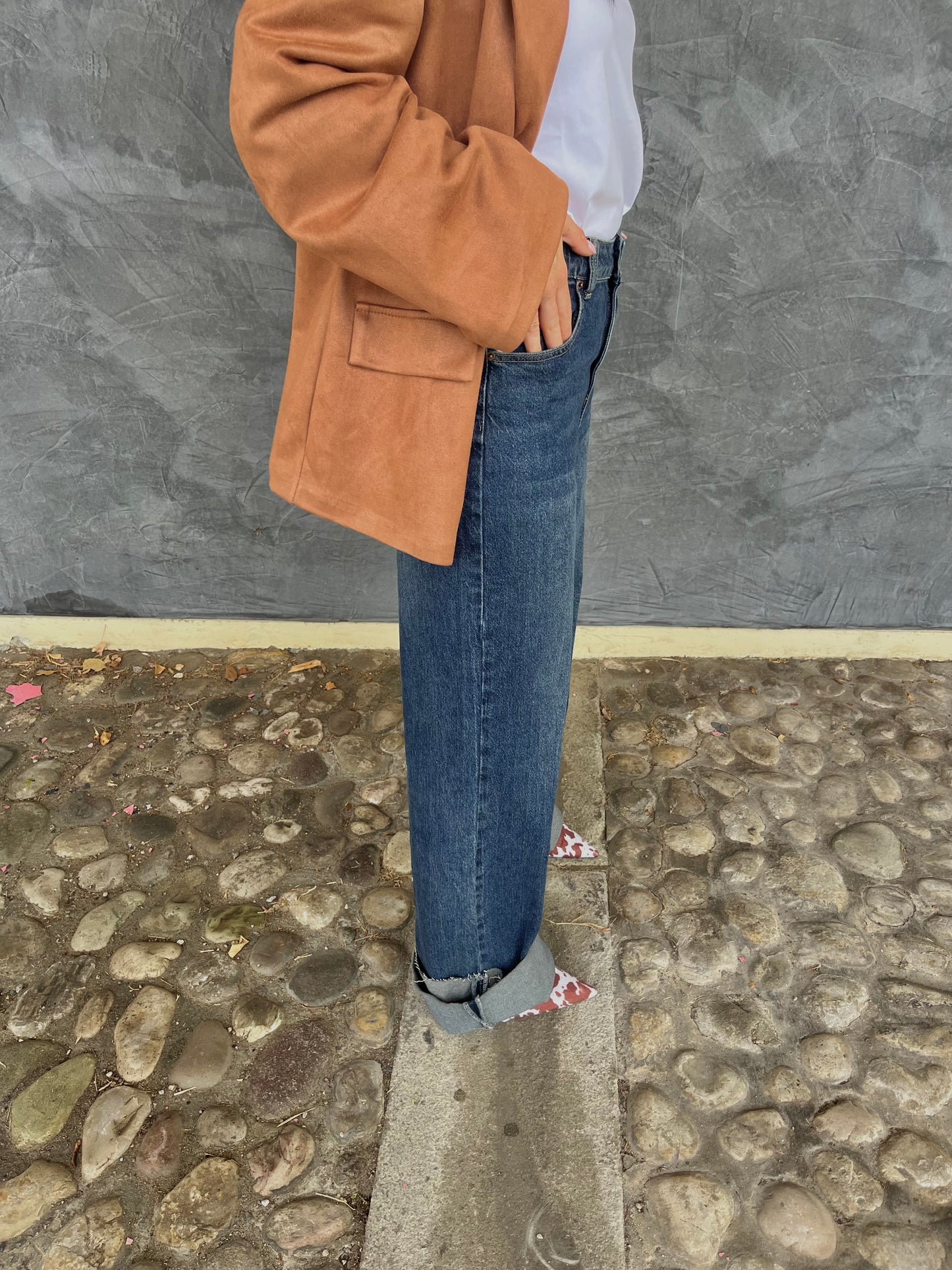 JEANS WIDE CON RISVOLTO