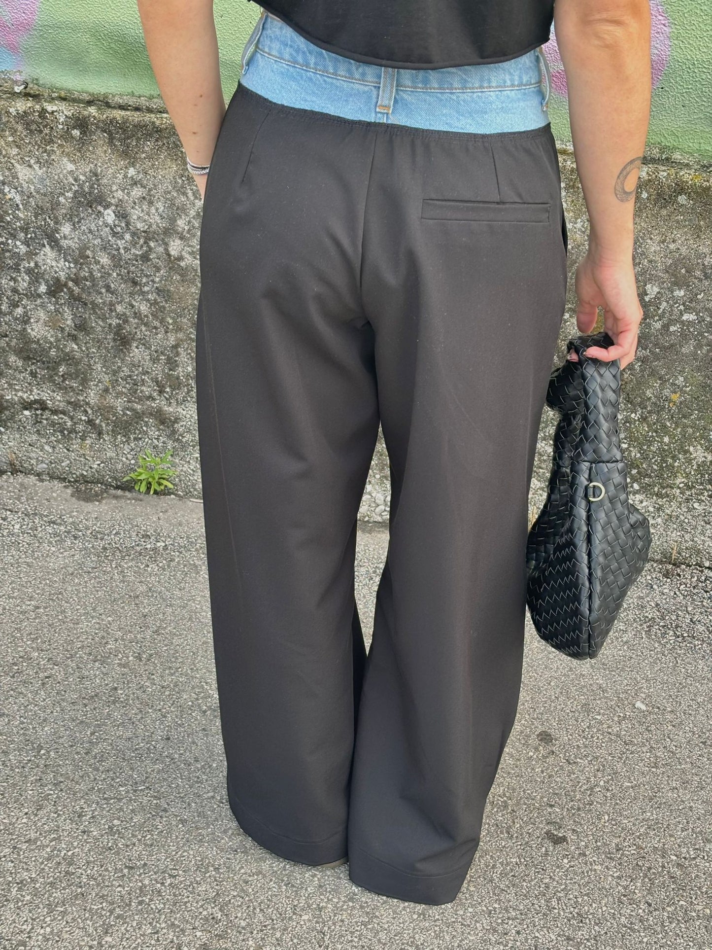 Pantalone classico con dettaglio denim