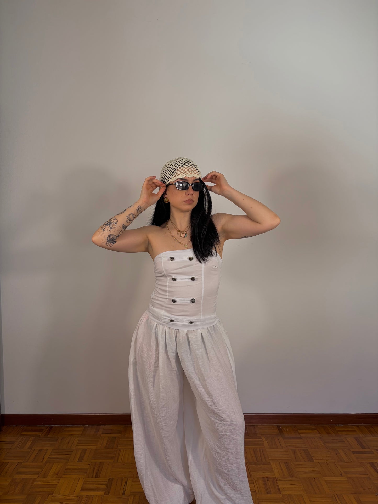 TOP CON BOTTONI bianco