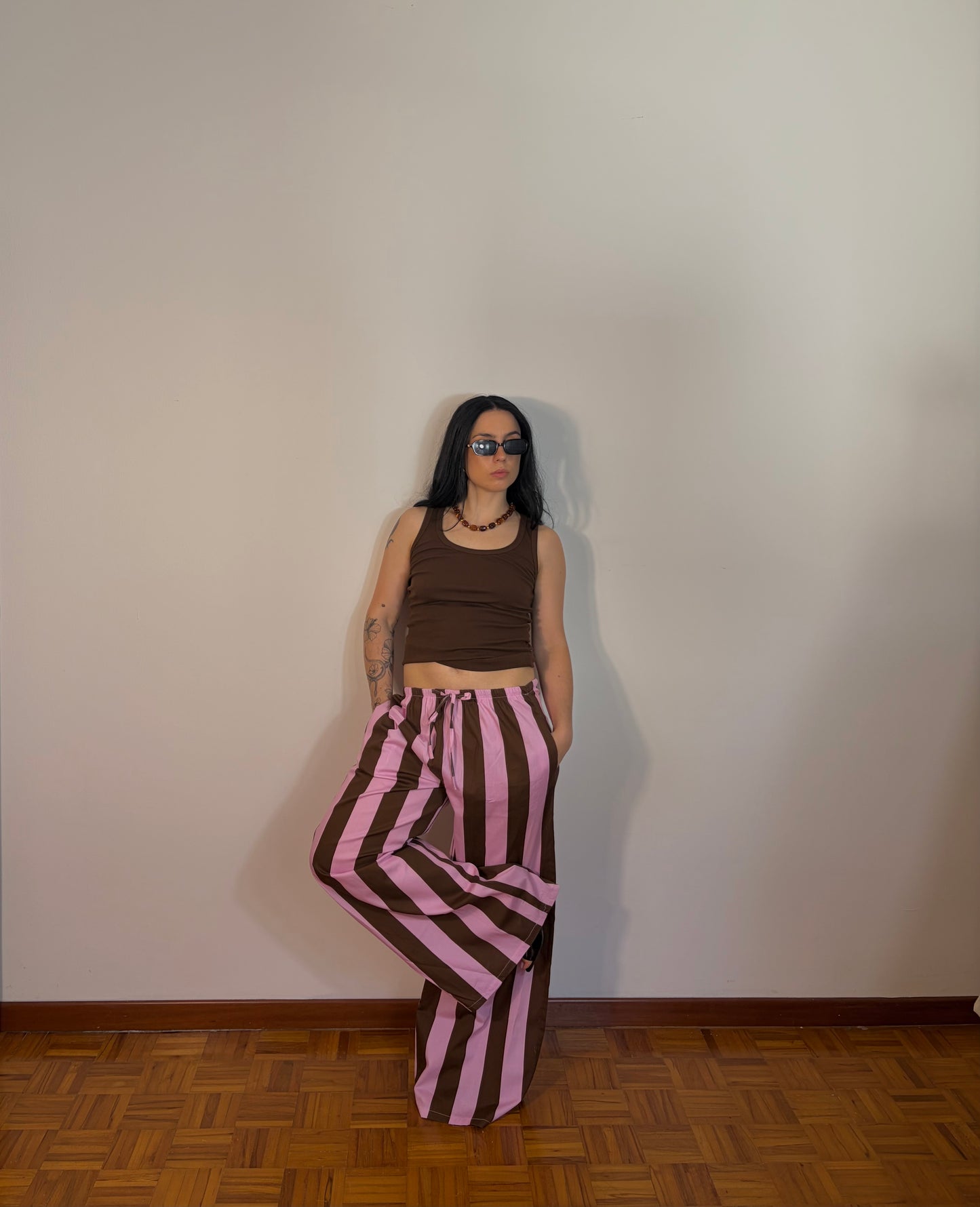 PANTALONI RIGHE A CONTRASTRO